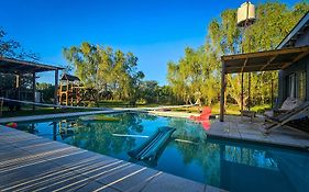 Hermosa Casa con piscina y parque
